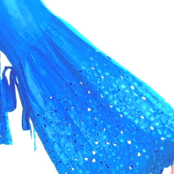 Style Envy Eyelet Embroidered Bell Sleeve Blouse SizeMedium Denim Blue Awesome💙 - Picture 4 of 11